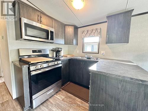 B8 - 7489 Sideroad 5 E, Wellington North, ON - Indoor Photo Showing Kitchen