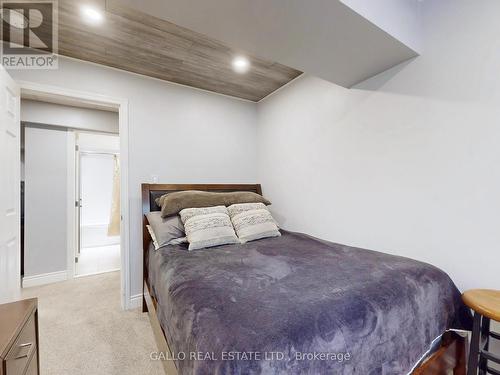 Bedroom 2 with bathroom just steps across the hall - 37 Windsor Drive, Whitchurch-Stouffville, ON - Indoor Photo Showing Bedroom