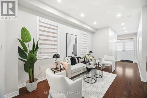26 Deer Ridge Trail, Caledon, ON - Indoor Photo Showing Living Room
