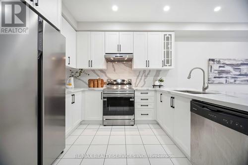 26 Deer Ridge Trail, Caledon, ON - Indoor Photo Showing Kitchen