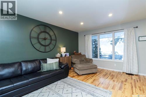 46 Phillips Crescent, Saskatoon, SK - Indoor Photo Showing Living Room