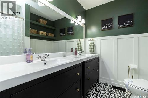 46 Phillips Crescent, Saskatoon, SK - Indoor Photo Showing Bathroom