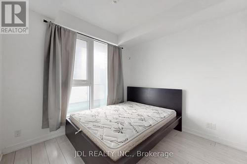 1105 - 905 Portage Parkway, Vaughan, ON - Indoor Photo Showing Bedroom