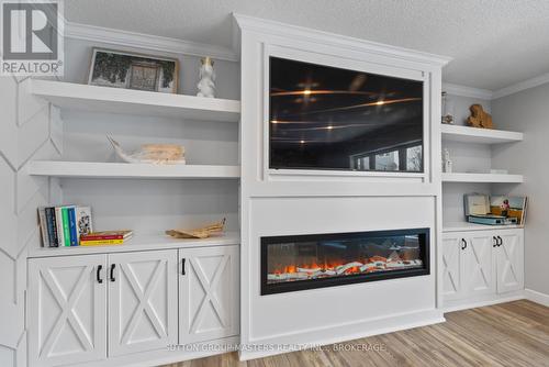 628 Melrose Street, Kingston (East Gardiners Rd), ON - Indoor With Fireplace