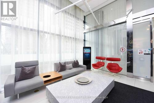 301 - 185 Roehampton Avenue, Toronto, ON 