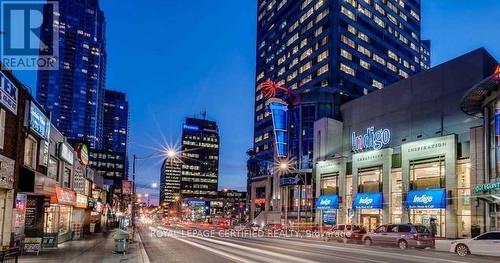 301 - 185 Roehampton Avenue, Toronto, ON 