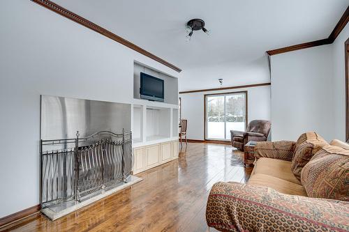 Living room - 17 Ch. Des Lilas, Sainte-Anne-Des-Lacs, QC - Indoor