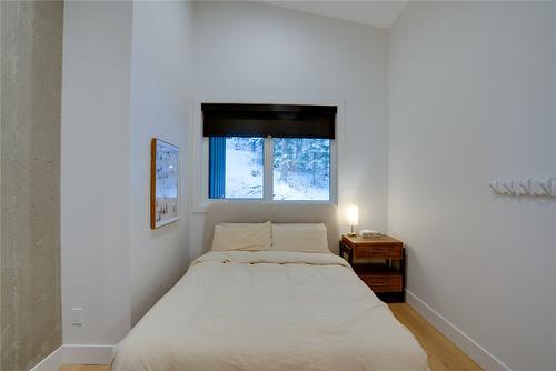 9973 Purcell Drive, Vernon, BC - Indoor Photo Showing Bedroom