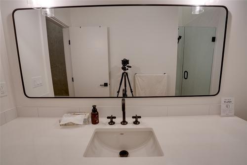 9973 Purcell Drive, Vernon, BC - Indoor Photo Showing Bathroom