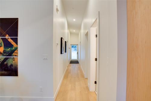 9973 Purcell Drive, Vernon, BC - Indoor Photo Showing Other Room