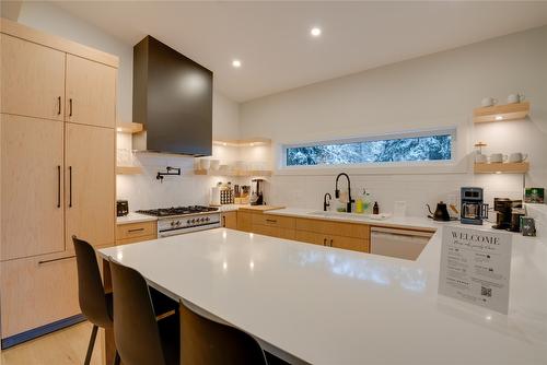 9973 Purcell Drive, Vernon, BC - Indoor Photo Showing Kitchen With Upgraded Kitchen