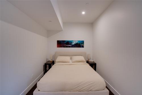 9973 Purcell Drive, Vernon, BC - Indoor Photo Showing Bedroom