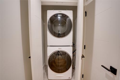 9973 Purcell Drive, Vernon, BC - Indoor Photo Showing Laundry Room