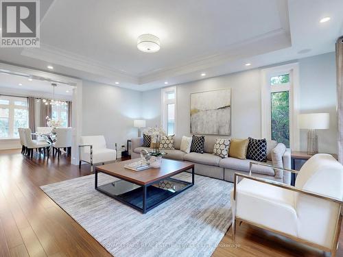1511 Haig Boulevard, Mississauga, ON - Indoor Photo Showing Living Room