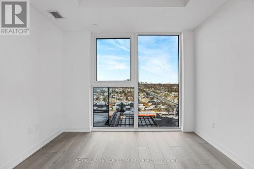 805 - 1007 The Queensway, Toronto, ON - Indoor Photo Showing Other Room