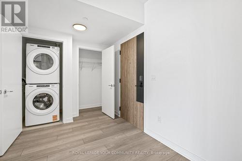 805 - 1007 The Queensway, Toronto, ON - Indoor Photo Showing Laundry Room
