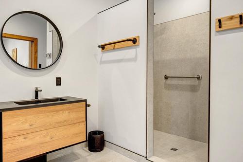 Ensuite bathroom - 15 Ch. De L'Escalade, Morin-Heights, QC - Indoor Photo Showing Bathroom