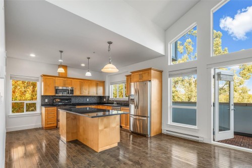 307-3915 Carey Rd, Saanich, BC - Indoor Photo Showing Kitchen With Stainless Steel Kitchen