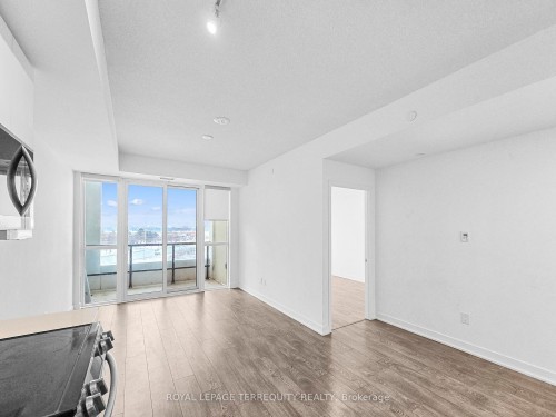 704-225 Malta Avenue, Brampton, ON - Indoor Photo Showing Other Room