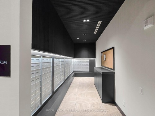 704-225 Malta Avenue, Brampton, ON - Indoor Photo Showing Other Room