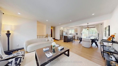 354 Albany Street S, Fort Erie, ON - Indoor Photo Showing Living Room