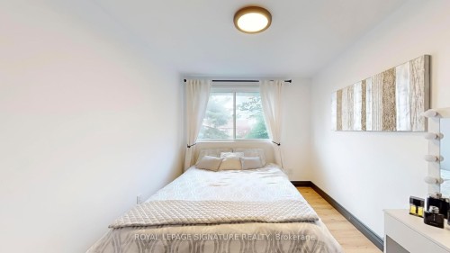 354 Albany Street S, Fort Erie, ON - Indoor Photo Showing Bedroom
