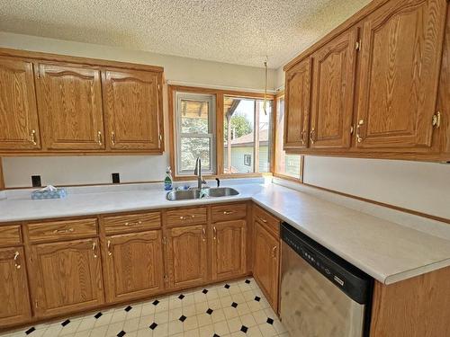 77 Rankin Street, Red Rock, ON - Indoor Photo Showing Kitchen With Double Sink