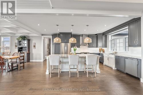 Open concept kitchen for easy entertaining - 247 Ravencrest Road, Georgina, ON - Indoor