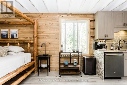 102 Chin Road N, Northern Bruce Peninsula, ON - Indoor Photo Showing Other Room