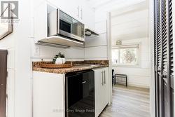 Common Space: separate cabin. - 