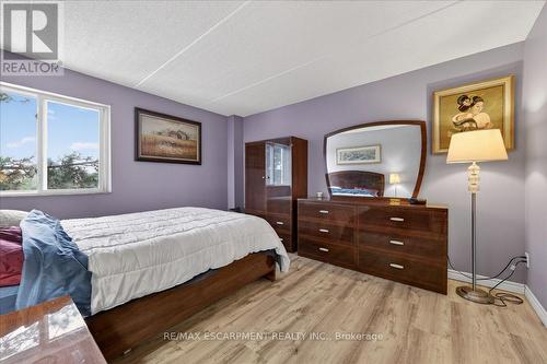 417 - 198 Scott Street, St. Catharines, ON - Indoor Photo Showing Bedroom