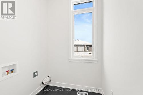 1057 Moore Street, Brockville, ON - Indoor Photo Showing Other Room