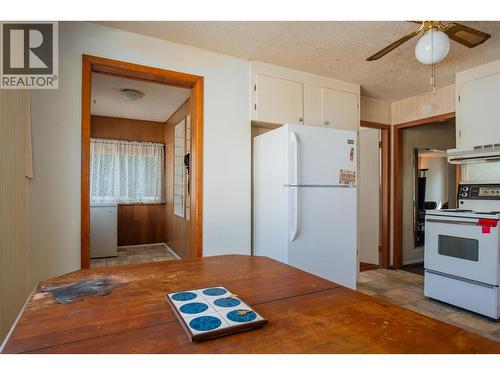 1338 Third Avenue, Trail, BC - Indoor Photo Showing Kitchen