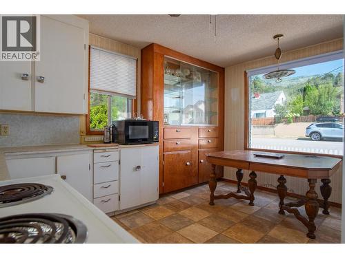 1338 Third Avenue, Trail, BC - Indoor Photo Showing Kitchen