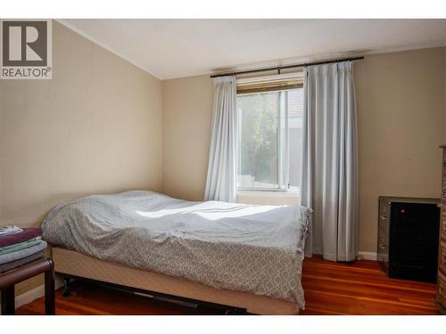 1338 Third Avenue, Trail, BC - Indoor Photo Showing Bedroom