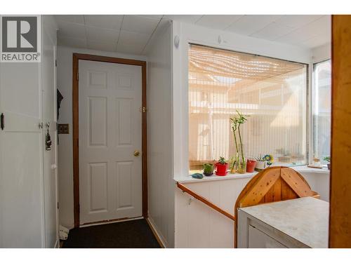 1338 Third Avenue, Trail, BC - Indoor