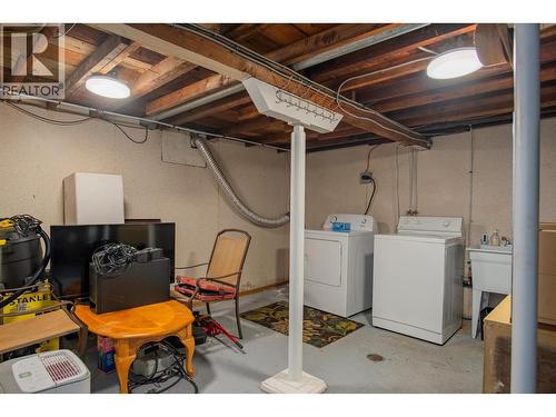 1338 Third Avenue, Trail, BC - Indoor Photo Showing Laundry Room