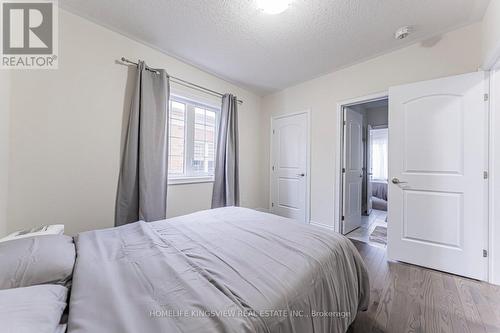 61 Ross Vennare Crescent, Vaughan, ON - Indoor Photo Showing Bedroom