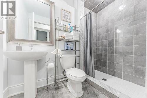 61 Ross Vennare Crescent, Vaughan, ON - Indoor Photo Showing Bathroom