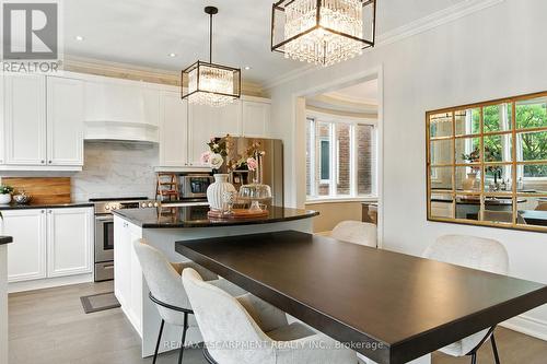 691 Merlot Court, Mississauga, ON - Indoor Photo Showing Dining Room