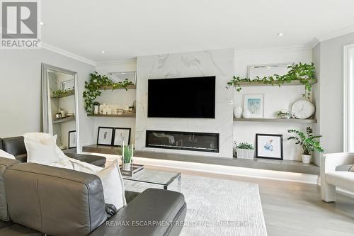 691 Merlot Court, Mississauga, ON - Indoor Photo Showing Living Room With Fireplace