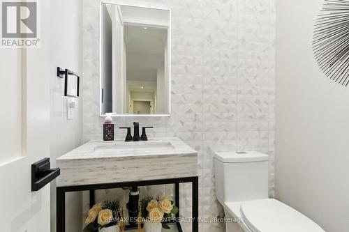 691 Merlot Court, Mississauga, ON - Indoor Photo Showing Bathroom