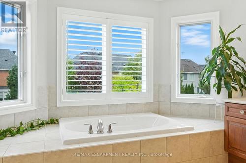 691 Merlot Court, Mississauga, ON - Indoor Photo Showing Bathroom