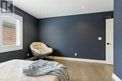 691 Merlot Court, Mississauga, ON - Indoor Photo Showing Bedroom