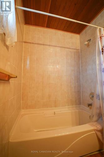 67 Sutherland Avenue, Brampton, ON - Indoor Photo Showing Bathroom