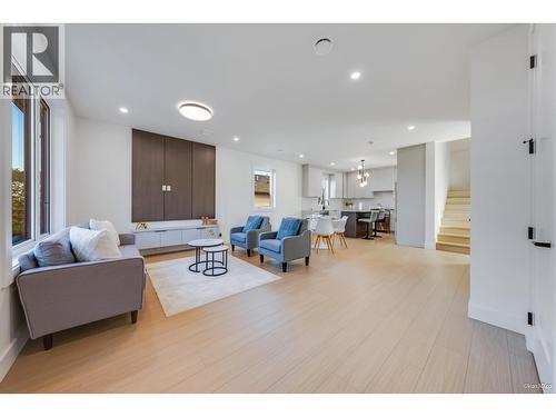 4 4211 Graveley Street, Burnaby, BC - Indoor