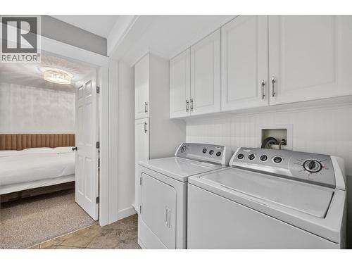 1390 Dilworth Crescent Unit# 109, Kelowna, BC - Indoor Photo Showing Laundry Room