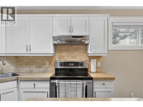 1390 Dilworth Crescent Unit# 109, Kelowna, BC - Indoor Photo Showing Kitchen