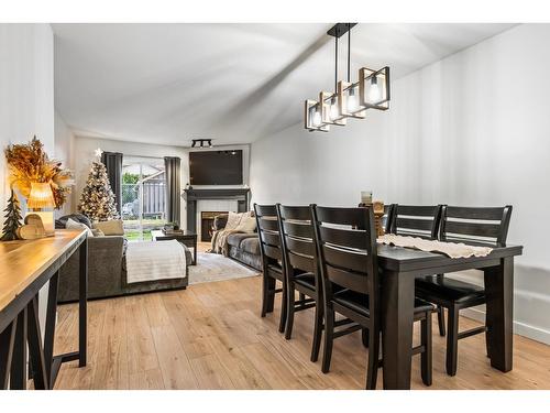 13 46735 Yale Road|Chilliwack Proper East, Chilliwack, BC - Indoor Photo Showing Dining Room