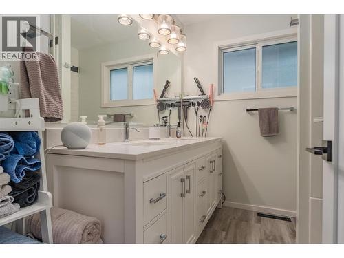 3690 Carnation Drive, Trail, BC - Indoor Photo Showing Bathroom